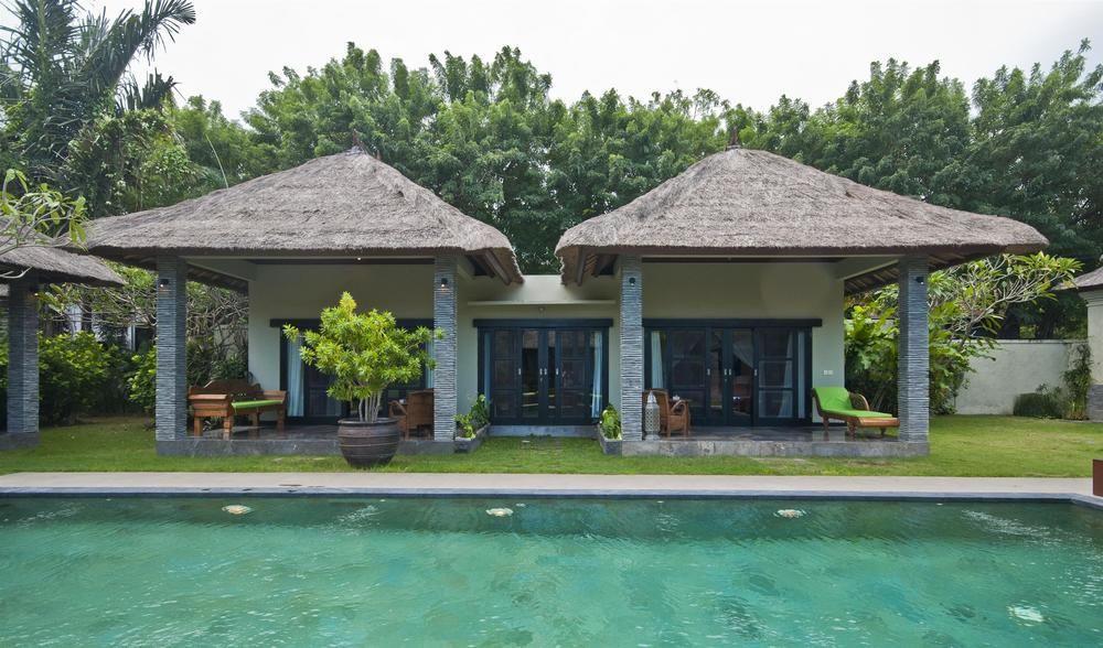 Villa Mahkota 塞米亚克 外观 照片