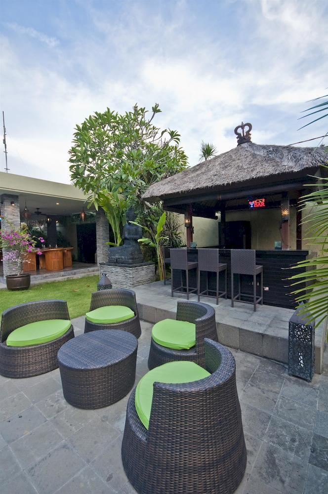 Villa Mahkota 塞米亚克 外观 照片